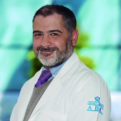 Dr Héctor Santiago Diliz Nava del Centro Médico Saludora, especialista en Cirugía Cardíaca Pediátrica