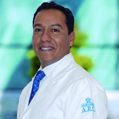 Dr Mario Gómez Sánchez del Centro Médico Saludora, especialista en Cirugía Cardíaca