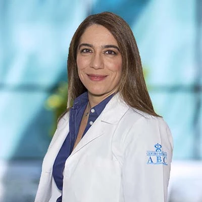 Dra Mariana Rosales Calderón del Centro Médico Saludora, especialista en Endocrinología