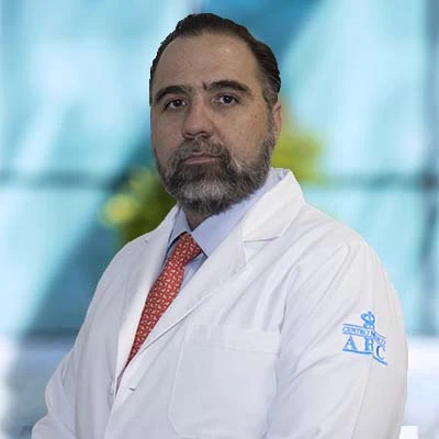 Dr Jorge Santín Rivero del Centro Médico Saludora, especialista en Cirugía General