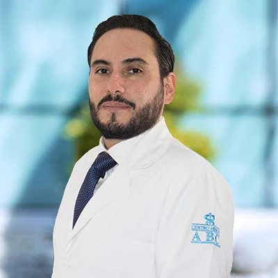 Dr Sergio Ignacio Inclán Alarcón del Centro Médico Saludora, especialista en Medicina Interna