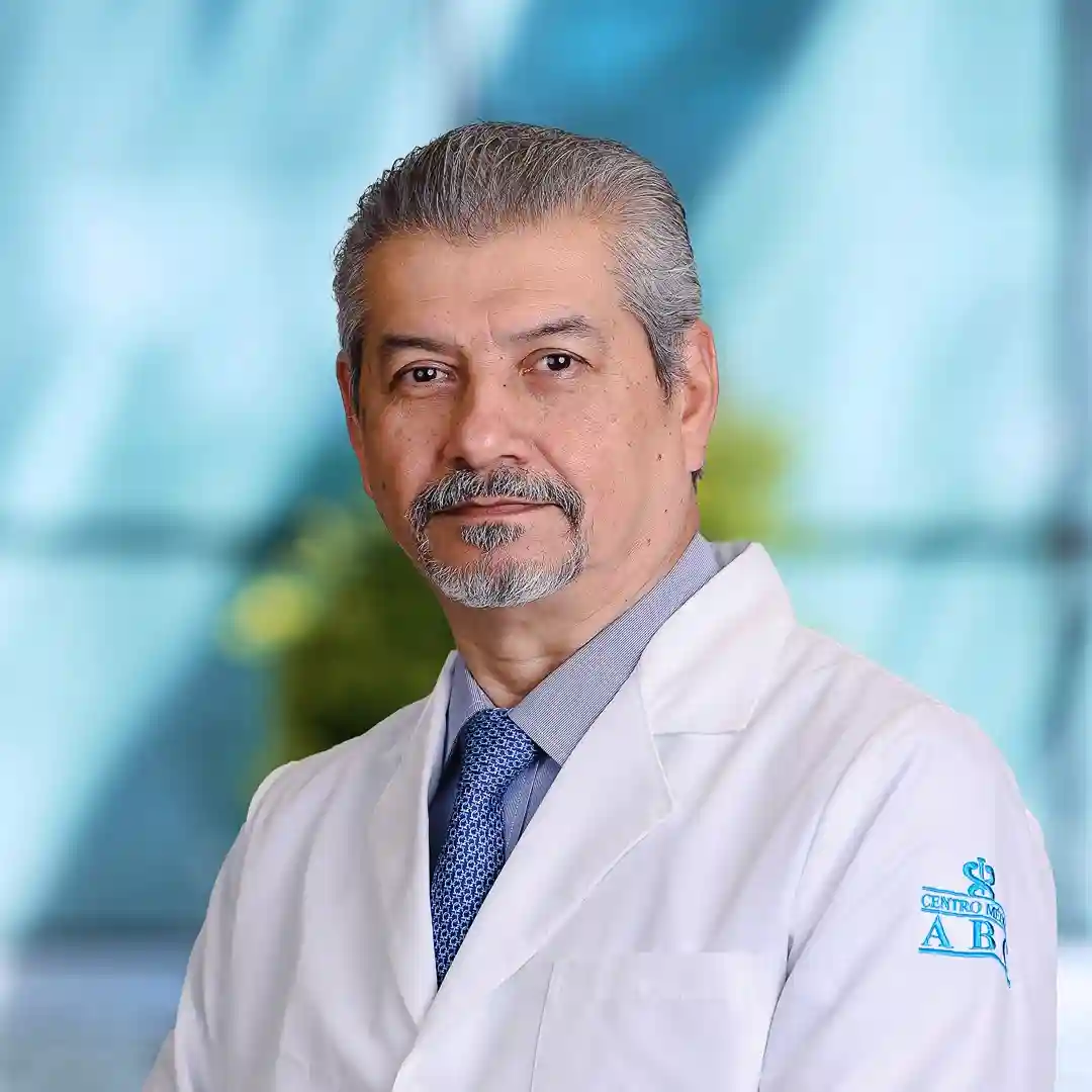 Dr Héctor Murrieta González del Centro Médico Saludora, especialista en Radiología e Imagen