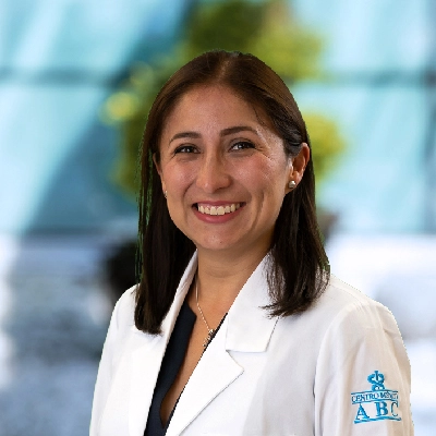 Dr Lourdes Noemi Santos Aragón del Centro Médico Saludora, especialista en Radiología e Imagen