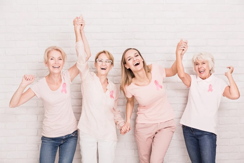 Grupo de mujeres que han logrado la prevención del cáncer de mama.
