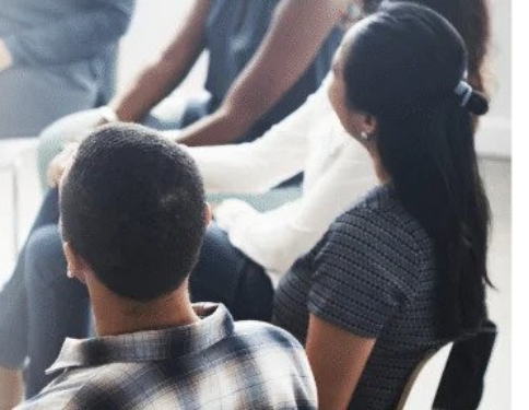 Grupo de apoyo para pacientes y familiares.